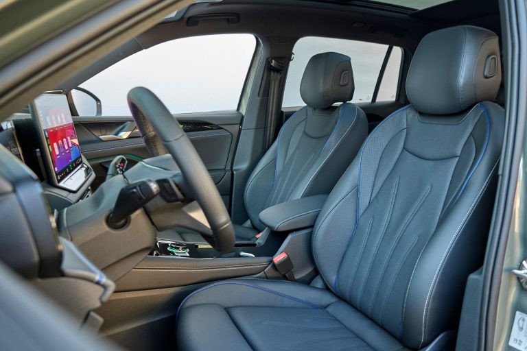 Top 5 SUV compactos con mejor equipamiento tecnológico de serie en 2026