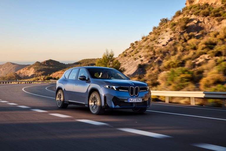 Qué es un cockpit digital de doble pantalla y por qué marca a un SUV premium en 2026