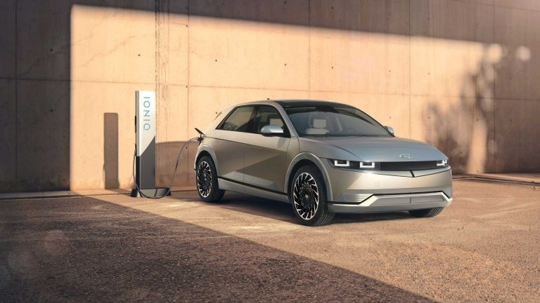 Qué es la arquitectura de 800 V en un compacto eléctrico y por qué acelera la carga Qué es la arquitectura de 800 V en un compacto eléctrico y por qué acelera la carga