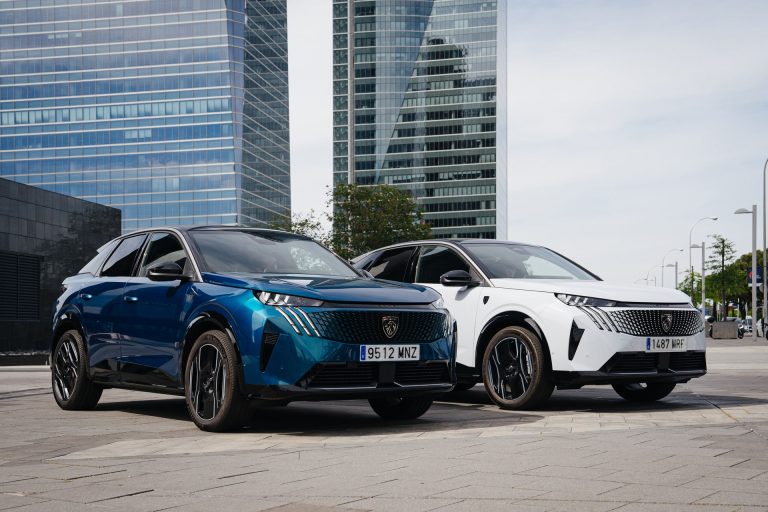Top 6 SUV-C eléctricos por tamaño de pantalla central (pulgadas) en 2026