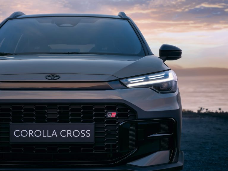 Toyota Corolla Cross vs Hyundai Tucson híbrido: cuál da más por el mismo precio