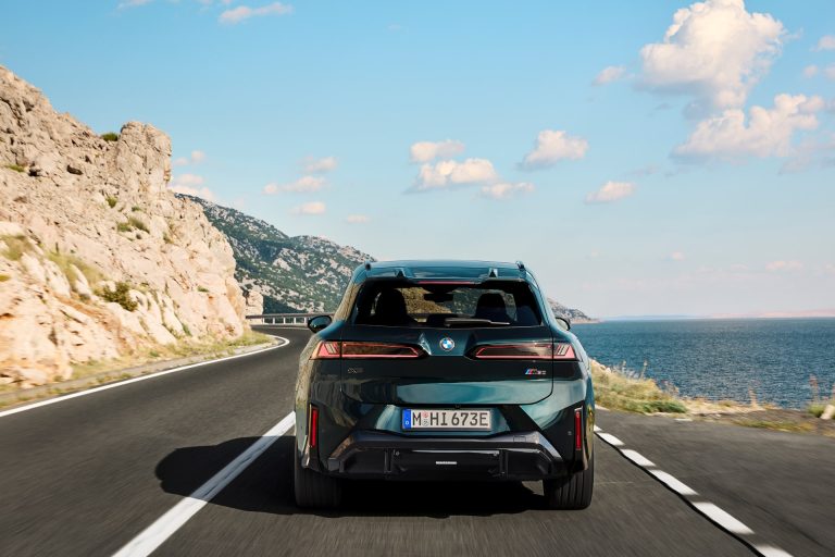 Top 5 SUV-D eléctricos familiares por autonomía WLTP en autopista en 2026 Top 5 SUV-D eléctricos familiares por autonomía WLTP en autopista en 2026