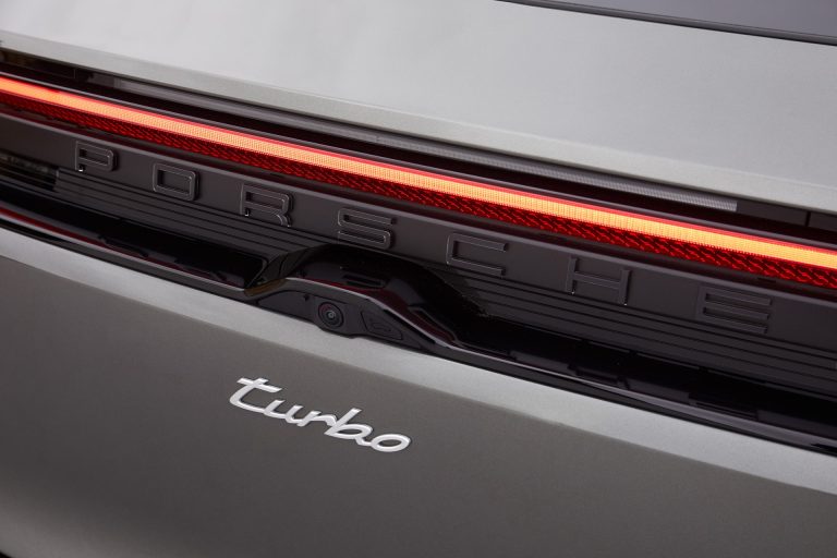 Top 5 compactos eléctricos por potencia de carga DC (kW) en 2026 Top 5 compactos eléctricos por potencia de carga DC (kW) en 2026